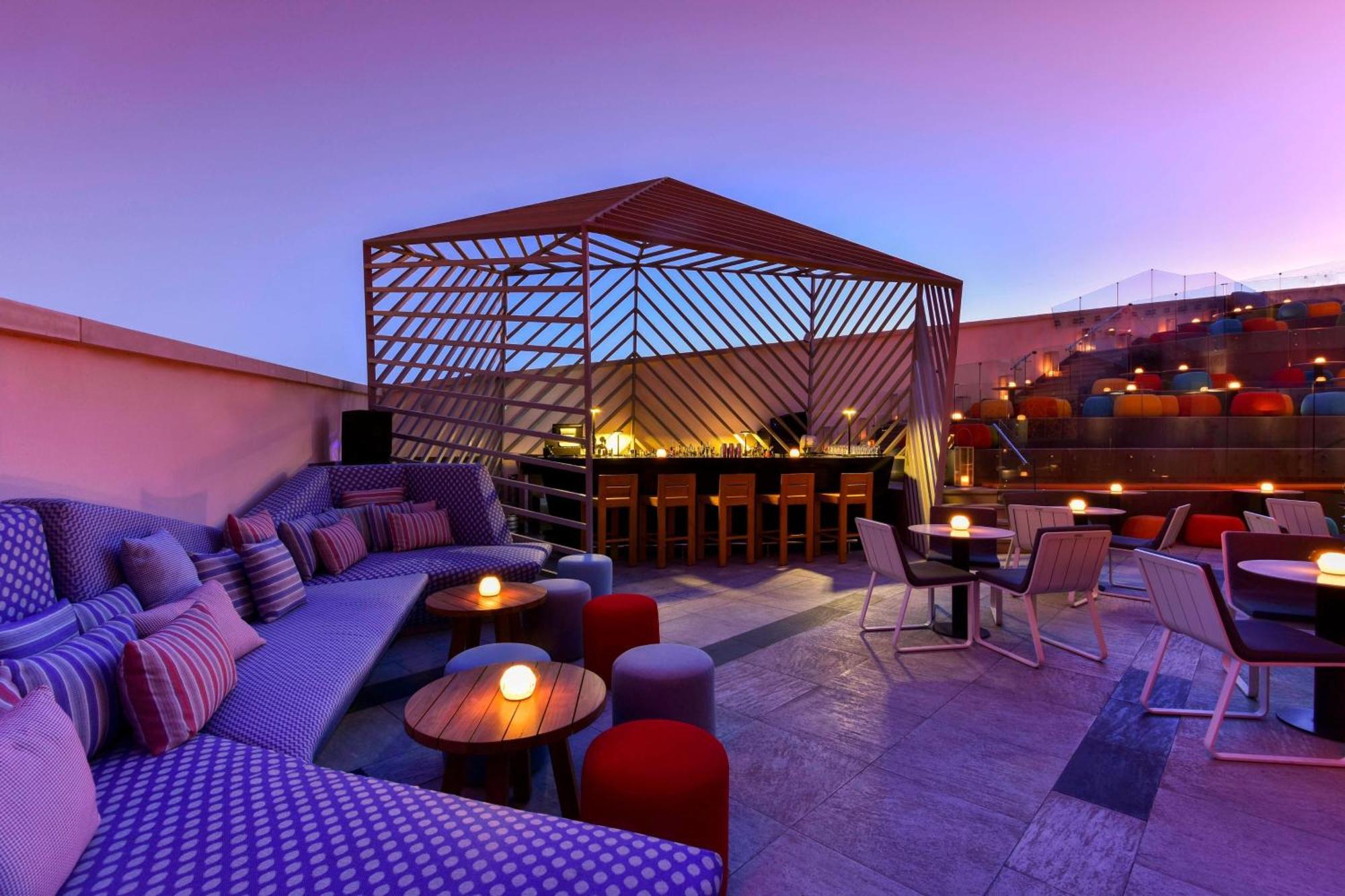 W 암만 호텔 외부 사진 Rooftop bar at the Hotel